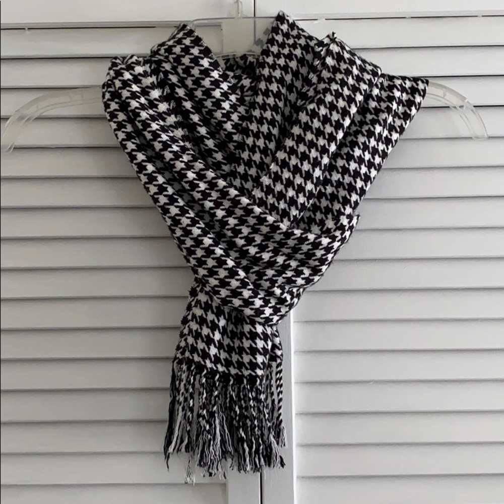 UGG Knitted Scarf